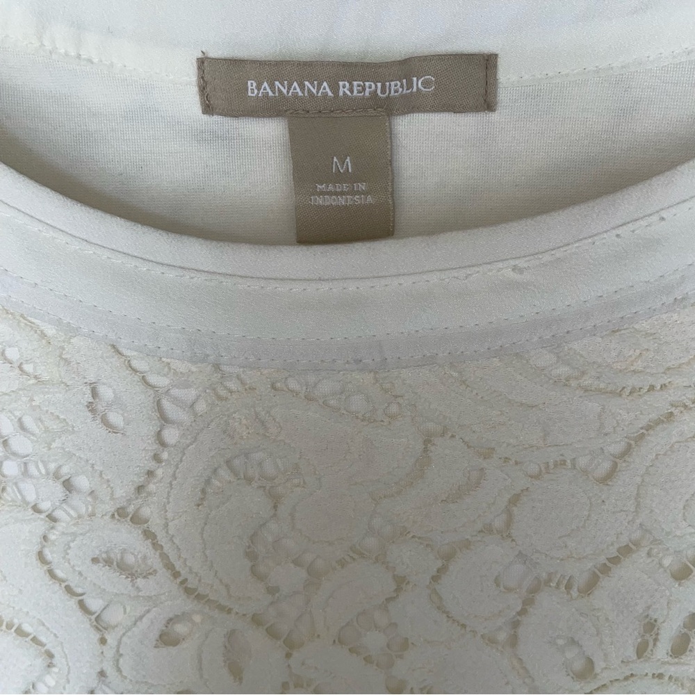 Banana Republic Cream Lace Top- Medium - Picture 4 of 7